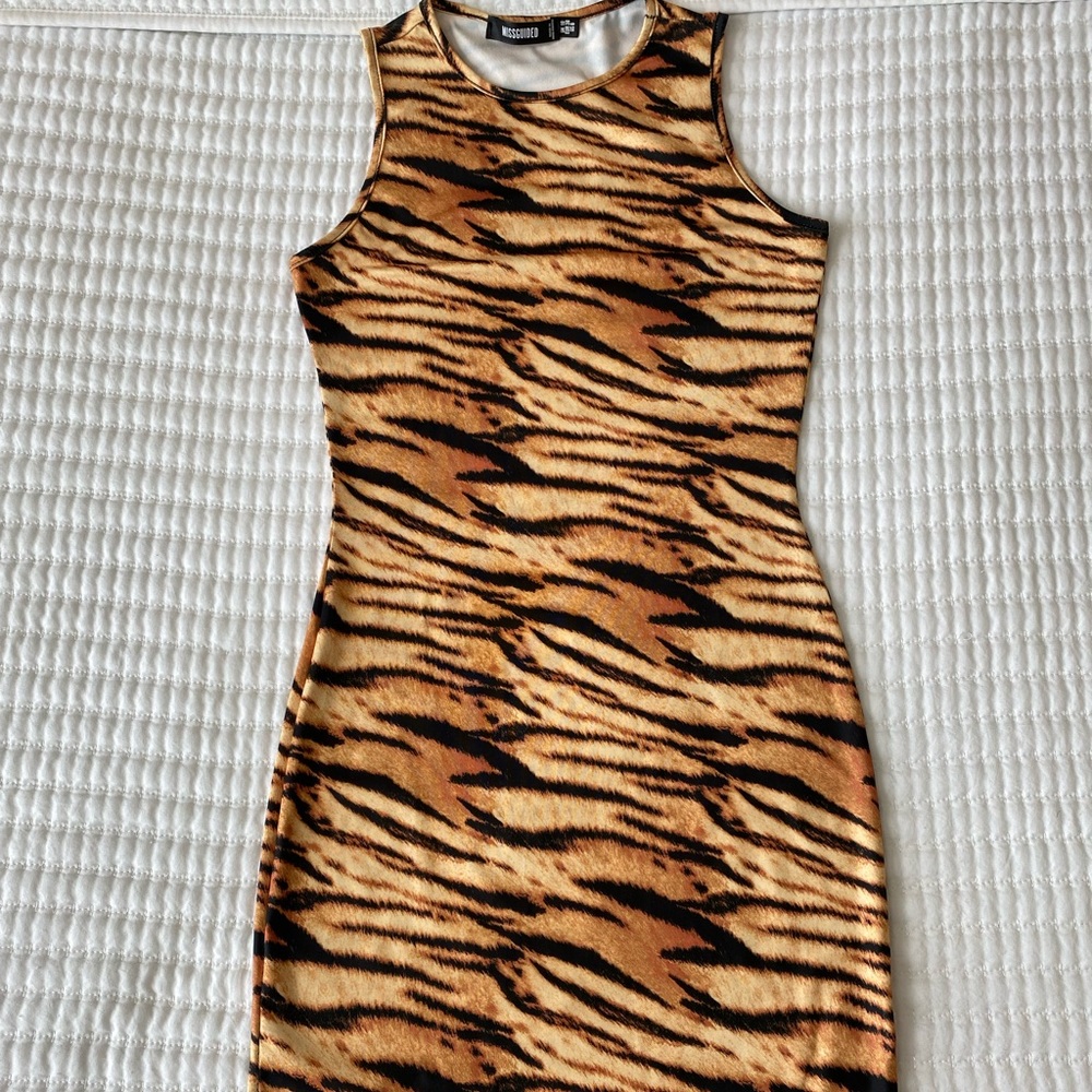 Fitted tiger print dress